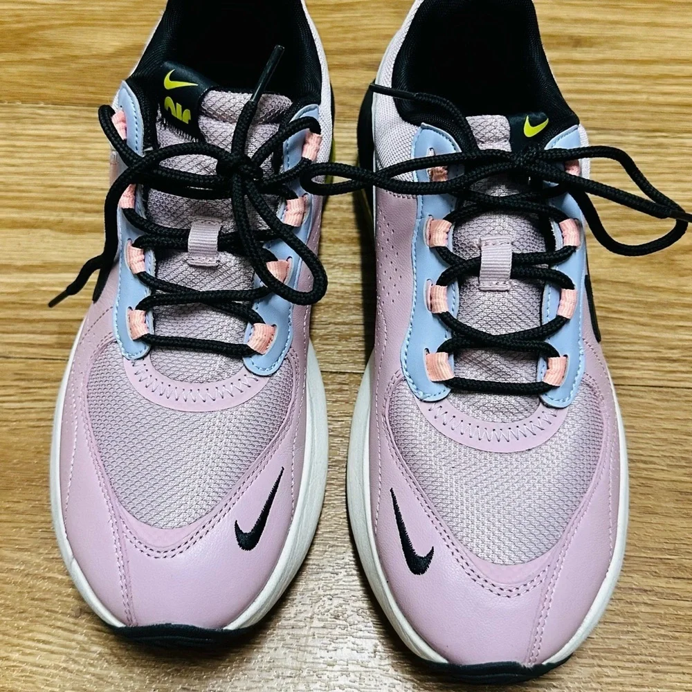 Nike Air Max Verona Sneakers Pink Gray Volt